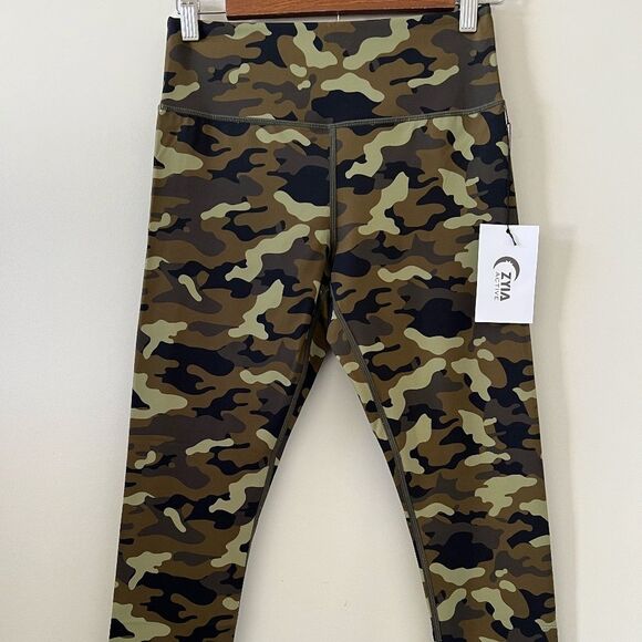 ZYIA Pants - ZYIA Light Green Camo Reflective Soft & Snug Mid-Rise 7/8 Legging Size 6-8
